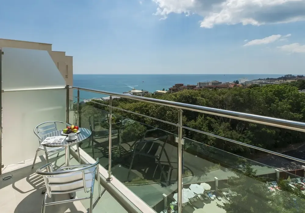 Златист плаж